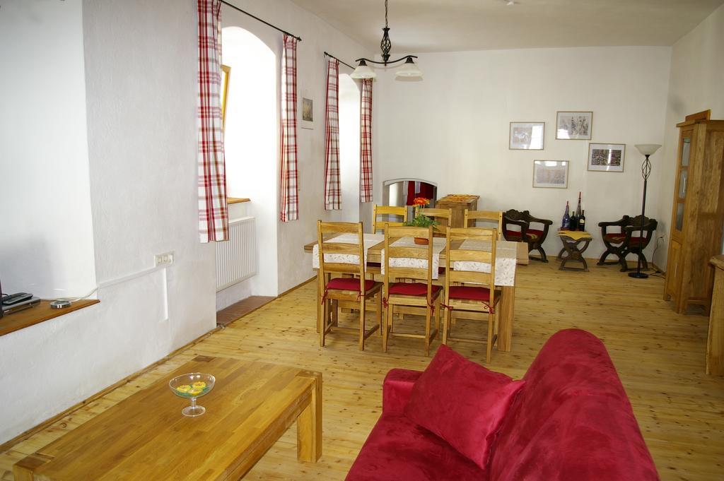 Ferienwohnung Zum Kapuziner Poysdorf Ruang foto