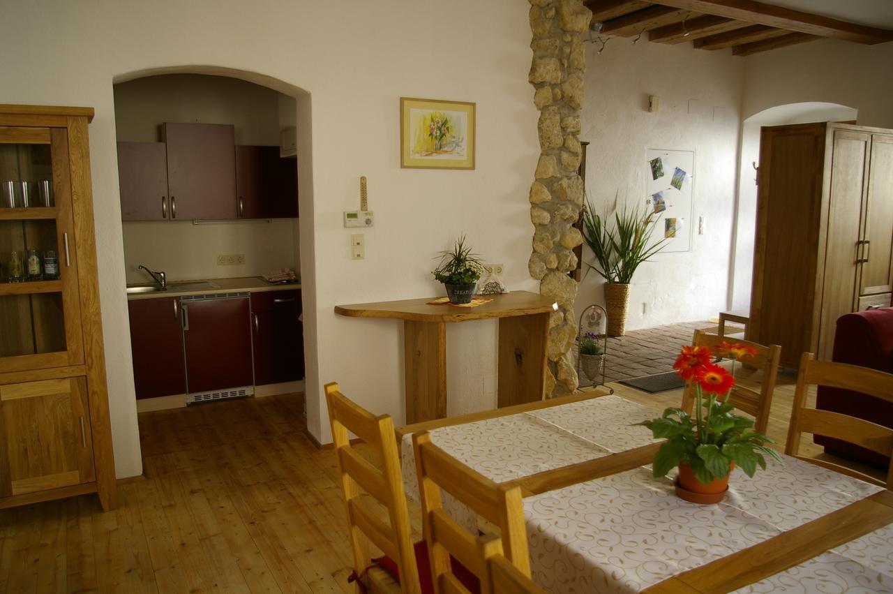 Ferienwohnung Zum Kapuziner Poysdorf Bagian luar foto