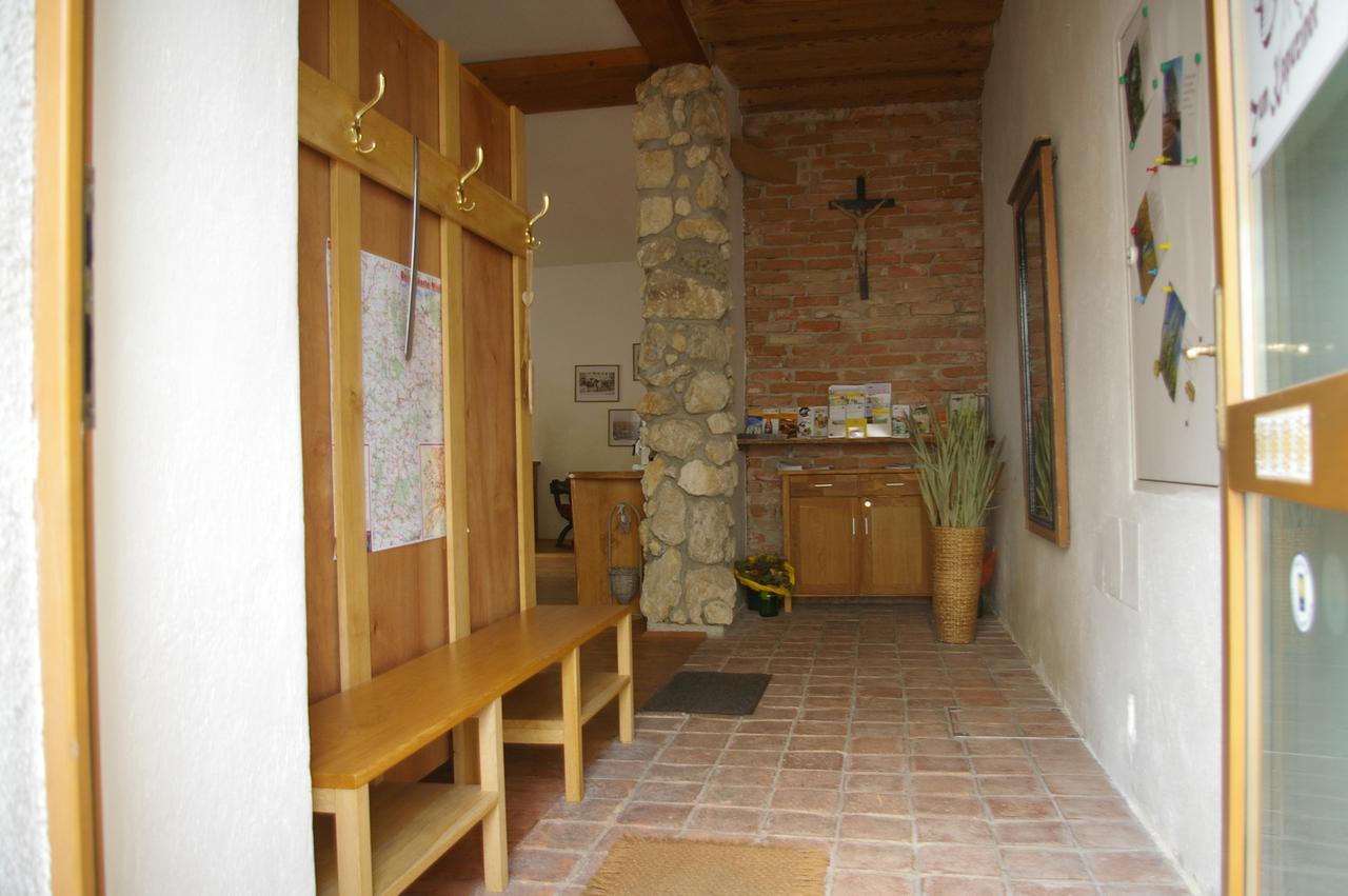 Ferienwohnung Zum Kapuziner Poysdorf Bagian luar foto